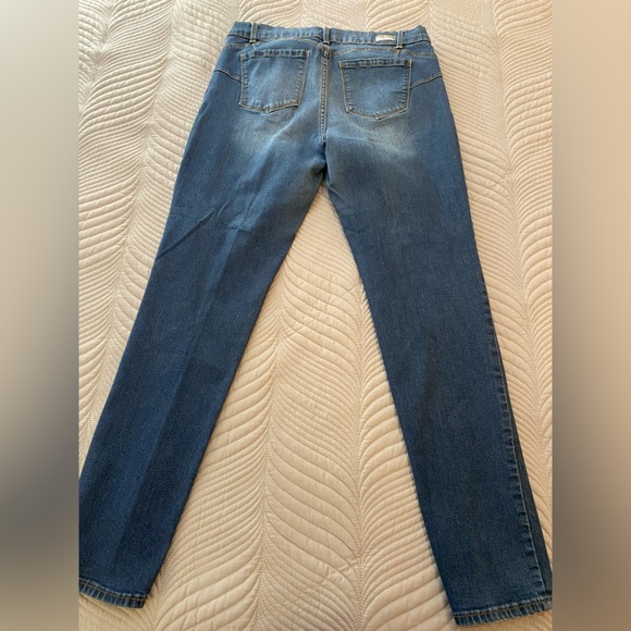 Juicy Couture skinny jeans with rhinestone detail patch. Size 12. - Picture 10 of 10